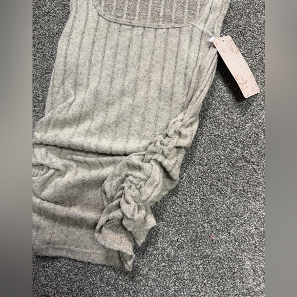 Gray Ribbed Tank Top - Picture 4 of 7